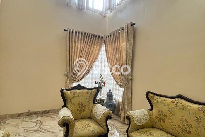 Rumah area Bukit Raya, 5 KT, Akses Mudah Pusat Kota, LT 1600m2m² Bangunan 225m2m² Rumah area Bukit Raya, 5 KT, Akses Mudah Pusat Kota, LT 1600m2m² Bangunan 225m2m²