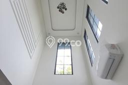 Rumah Elit LB 350m2 Siap Huni Desain Elegan di BSD The Icon, Tangerang Rumah Elit LB 350m2 Siap Huni Desain Elegan di BSD The Icon, Tangerang