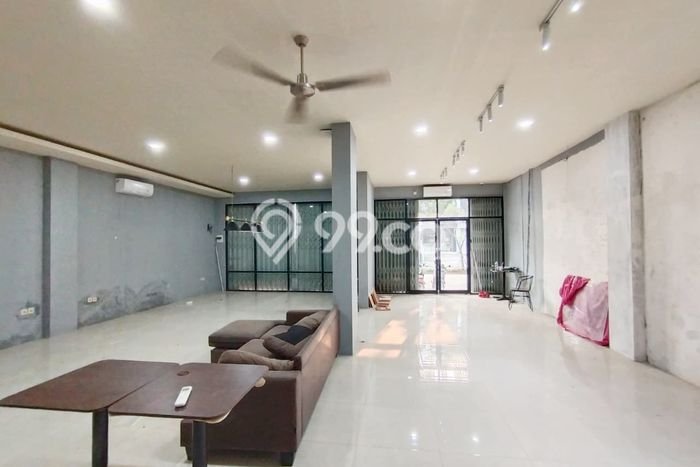 Ruko Dijual di Tangerang LT 153m2 & LB 216m2 Lokasi Terbaik! Ruko Dijual di Tangerang LT 153m2 & LB 216m2 Lokasi Terbaik!