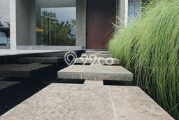 Rumah Elit LB 360m2 Siap Pakai Desain Elegan di Alam Sutera, Tangerang Rumah Elit LB 360m2 Siap Pakai Desain Elegan di Alam Sutera, Tangerang