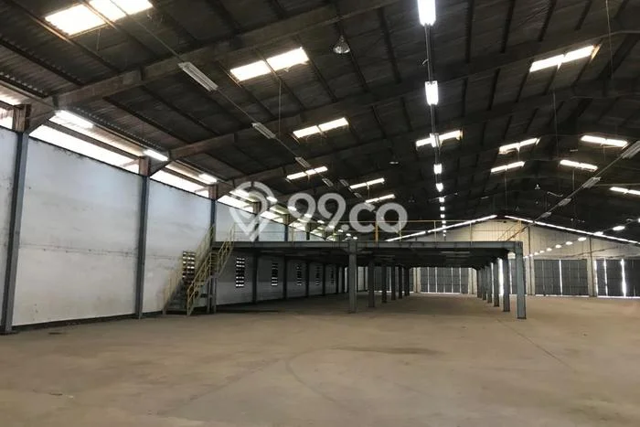 Disewakan Gudang di Kawasan Ramai Cikokol Luas 2600m2 Disewakan Gudang di Kawasan Ramai Cikokol Luas 2600m2