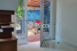Ready to Use! Premium House LT 257m2 Desain Modern di Permata Buana Ready to Use! Premium House LT 257m2 Desain Modern di Permata Buana