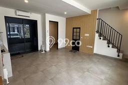 Disewakan! Rumah 3 Kamar Tidur &
2 Kamar Mandi di BSD, Tangerang Disewakan! Rumah 3 Kamar Tidur &
2 Kamar Mandi di BSD, Tangerang