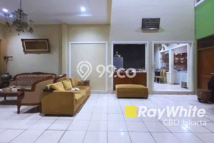Siap Huni Hunian Elit 8 Kamar di Tebet Dekat ke Mana Pun Siap Huni Hunian Elit 8 Kamar di Tebet Dekat ke Mana Pun