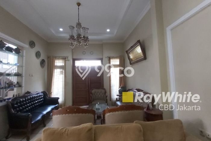 Siap Huni Hunian Elit 8 Kamar di Tebet Dekat ke Mana Pun Siap Huni Hunian Elit 8 Kamar di Tebet Dekat ke Mana Pun