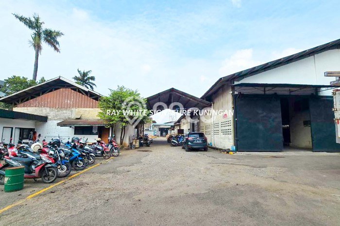Area Ramai! Pabrik Dijual di Cakung untuk Bisnis Luas Bangunan 3000m2 Area Ramai! Pabrik Dijual di Cakung untuk Bisnis Luas Bangunan 3000m2