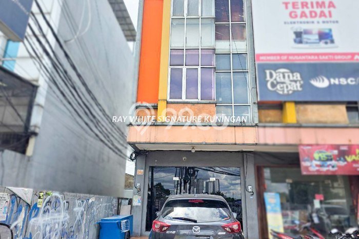 Ruko Dijual di Jakarta Selatan LT 135m2 & LB 168m2 Lokasi Terbaik! Ruko Dijual di Jakarta Selatan LT 135m2 & LB 168m2 Lokasi Terbaik!