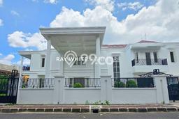 For Sale Rumah Mewah Exclusive di Menteng, Jakarta Pusat For Sale Rumah Mewah Exclusive di Menteng, Jakarta Pusat