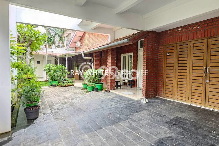 Rumah Luxury Modern Tanpa Renovasi di Senopati Jakarta Selatan Rumah Luxury Modern Tanpa Renovasi di Senopati Jakarta Selatan