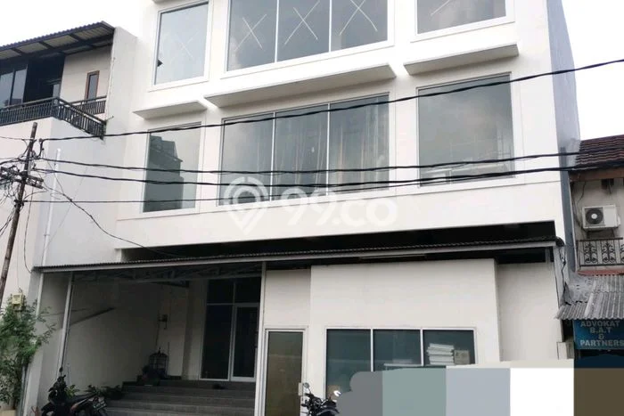 For Sale! Premium House LT 138m2 Desain Elegan di Slipi For Sale! Premium House LT 138m2 Desain Elegan di Slipi
