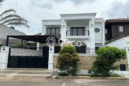 Ready to Use! Premium House LT 256m2 Desain Modern di Lebak Bulus Ready to Use! Premium House LT 256m2 Desain Modern di Lebak Bulus