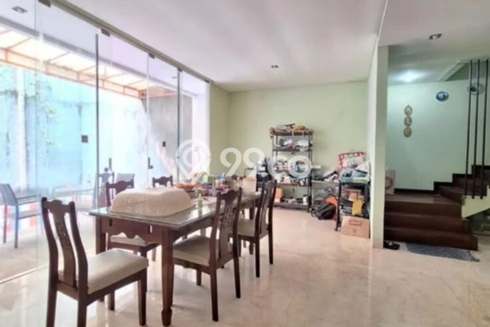 Rumah Elit Modern Tanpa Renovasi di Lebak Bulus Jakarta Selatan Rumah Elit Modern Tanpa Renovasi di Lebak Bulus Jakarta Selatan