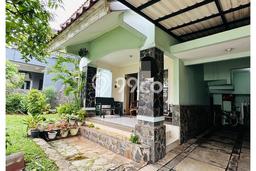 Rumah di Serpong, Tangerang Selatan, Luas 240m² LB 180m² Rumah di Serpong, Tangerang Selatan, Luas 240m² LB 180m²