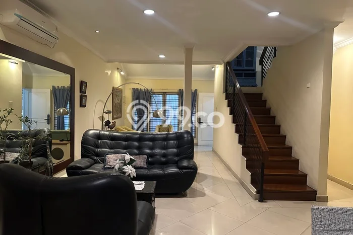 Disewakan! Rumah 3 Kamar Tidur &
3 Kamar Mandi di Pondok Indah, Jakarta Selatan Disewakan! Rumah 3 Kamar Tidur &
3 Kamar Mandi di Pondok Indah, Jakarta Selatan