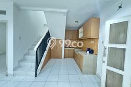Rumah Luxury Modern Tanpa Renovasi di Pondok Indah Jakarta Selatan Rumah Luxury Modern Tanpa Renovasi di Pondok Indah Jakarta Selatan