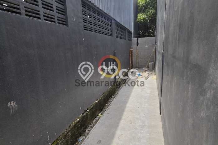 Unit Gudang Dijual di Ngaliyan Semarang 1300m2 Unit Gudang Dijual di Ngaliyan Semarang 1300m2