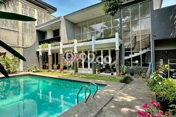 Ready to Use! Luxury House LT 679m2 Desain Elegan di Kemang Ready to Use! Luxury House LT 679m2 Desain Elegan di Kemang