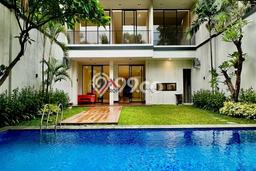 Hunian Elit LB 550m2 Siap Huni Desain Elegan di Kemang, Jakarta Selatan Hunian Elit LB 550m2 Siap Huni Desain Elegan di Kemang, Jakarta Selatan