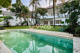Rumah Mewah LB 600m2 Siap Pakai Desain Elegan di Kemang, Jakarta Selatan Rumah Mewah LB 600m2 Siap Pakai Desain Elegan di Kemang, Jakarta Selatan