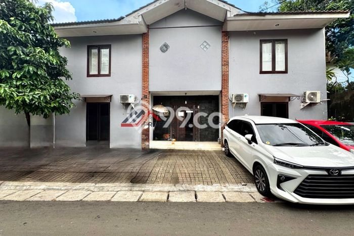 Unit Kost Dijual di Kawasan Kebayoran Baru Jakarta Selatan dengan 18 KT Unit Kost Dijual di Kawasan Kebayoran Baru Jakarta Selatan dengan 18 KT
