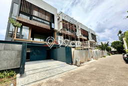 Rumah Mewah LB 450m2 Siap Huni Desain Elegan di Kemang, Jakarta Selatan Rumah Mewah LB 450m2 Siap Huni Desain Elegan di Kemang, Jakarta Selatan
