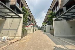 Hunian Elit LB 250m2 Siap Pakai Desain Elegan di Pondok Labu, Jakarta Selatan Hunian Elit LB 250m2 Siap Pakai Desain Elegan di Pondok Labu, Jakarta Selatan