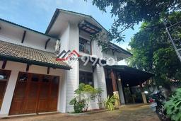 Rumah Elit Modern Tanpa Renovasi di Kemang Jakarta Selatan Rumah Elit Modern Tanpa Renovasi di Kemang Jakarta Selatan