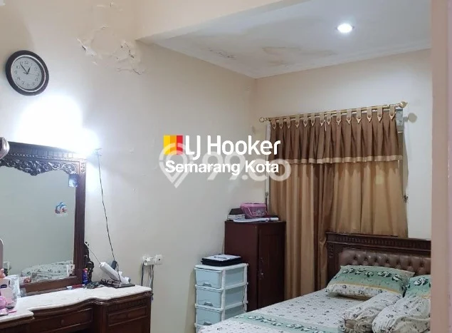 Rumah Strategis Modern Lb 100m2 di Semarang Barat, Semarang Rumah Strategis Modern Lb 100m2 di Semarang Barat, Semarang