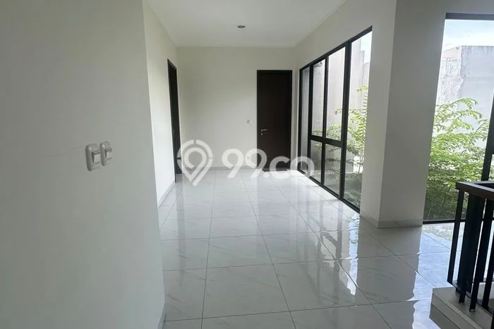 Lokasi strategis! Rumah siap pakai dikontrakkan di Cikupa LB 192m2 Lokasi strategis! Rumah siap pakai dikontrakkan di Cikupa LB 192m2