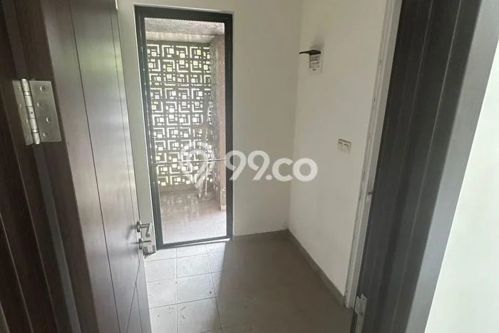 Lokasi strategis! Rumah siap pakai dikontrakkan di Cikupa LB 192m2 Lokasi strategis! Rumah siap pakai dikontrakkan di Cikupa LB 192m2