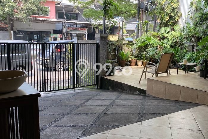 Rumah Elit LB 300m2 Siap Huni Desain Elegan di Bandung Kota, Bandung Rumah Elit LB 300m2 Siap Huni Desain Elegan di Bandung Kota, Bandung