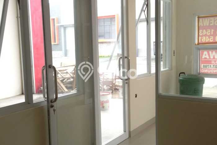 Dijual Gudang Area Bisnis Kawasan Kopo, Luas 208m2m², Jalan Raya Dijual Gudang Area Bisnis Kawasan Kopo, Luas 208m2m², Jalan Raya