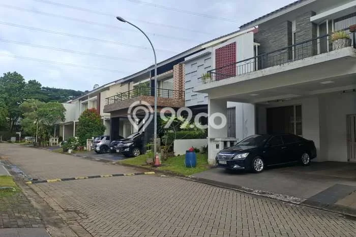 Disewakan! Rumah 4 Kamar Tidur &
3 Kamar Mandi di Bintaro, Tangerang Selatan Disewakan! Rumah 4 Kamar Tidur &
3 Kamar Mandi di Bintaro, Tangerang Selatan