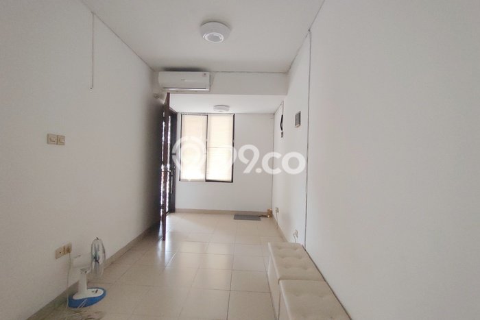 Rumah Strategis Modern Lb 100m2 di Kembangan, Jakarta Barat Rumah Strategis Modern Lb 100m2 di Kembangan, Jakarta Barat