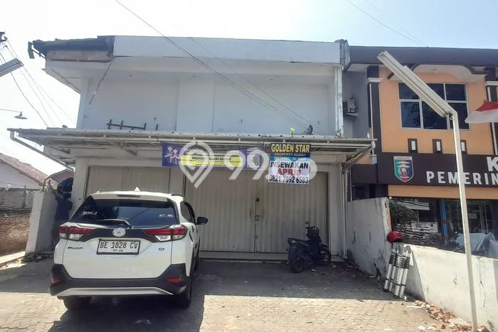 Ruko disewakan di Teluk Betung Utara Bandar Lampung dengan luas bangunan 260m2 Ruko disewakan di Teluk Betung Utara Bandar Lampung dengan luas bangunan 260m2
