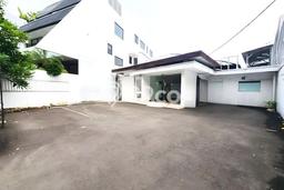 Hunian Mewah LB 200m2 Siap Huni Desain Elegan di Senopati, Jakarta Selatan Hunian Mewah LB 200m2 Siap Huni Desain Elegan di Senopati, Jakarta Selatan