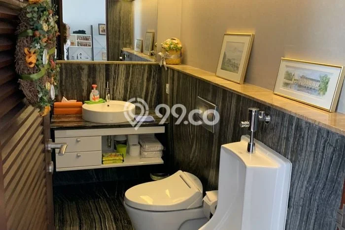 Dijual Rumah Luas Elegan Dengan View Eksklusif di Pluit, Jakarta Utara Dijual Rumah Luas Elegan Dengan View Eksklusif di Pluit, Jakarta Utara