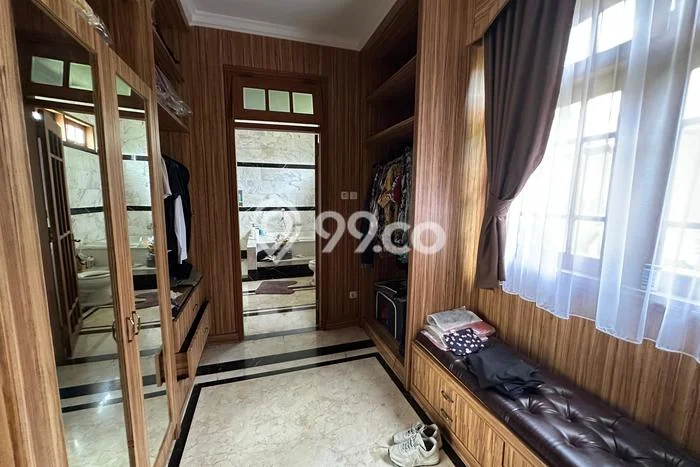 Siap Huni Hunian Elit 6 Kamar di Penjaringan Dekat ke Mana Saja Siap Huni Hunian Elit 6 Kamar di Penjaringan Dekat ke Mana Saja