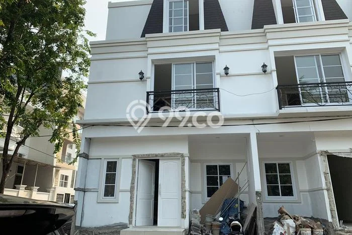 Dijual Rumah Luas Elegan Dengan View Eksklusif di Muara Karang, Jakarta Utara Dijual Rumah Luas Elegan Dengan View Eksklusif di Muara Karang, Jakarta Utara