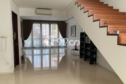 Dijual Rumah Luas Elegan Dengan View Eksklusif di Pluit, Jakarta Utara Dijual Rumah Luas Elegan Dengan View Eksklusif di Pluit, Jakarta Utara