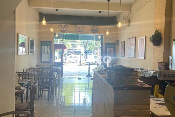 Ruko Dijual di Prime Area Jakarta Selatan Luas 210m2 Ruko Dijual di Prime Area Jakarta Selatan Luas 210m2