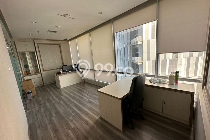 PRIME LOCATION! Kantor Kawasan Central Park, Luas 170m², Area Bisnis, Lokasi Strategis PRIME LOCATION! Kantor Kawasan Central Park, Luas 170m², Area Bisnis, Lokasi Strategis