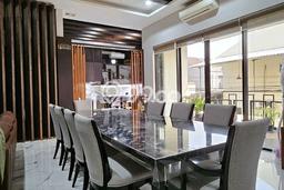 Disewakan! Rumah 6 Kamar Tidur &
5 Kamar Mandi di Duri Kepa, Jakarta Barat Disewakan! Rumah 6 Kamar Tidur &
5 Kamar Mandi di Duri Kepa, Jakarta Barat