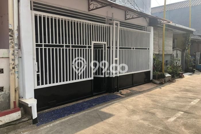 For Sale Rumah 4 Kamar Lokasi Ideal Bagus dan Strategis di Mustikajaya For Sale Rumah 4 Kamar Lokasi Ideal Bagus dan Strategis di Mustikajaya