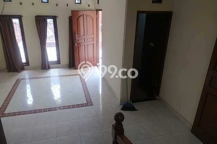 Rumah Asri di Cikutra, 4 KM, Bebas Banjir Rumah Asri di Cikutra, 4 KM, Bebas Banjir