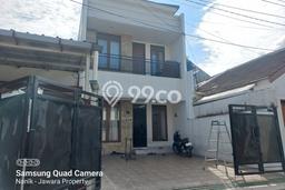 Rumah Berkualitas Arcamanik, Bandung, Luas 105m² Bangunan 160m² Rumah Berkualitas Arcamanik, Bandung, Luas 105m² Bangunan 160m²