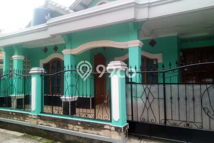 Rumah Lokasi Strategis di Tarogong Kidul, Garut, LT 140m² Bangunan 120m² Rumah Lokasi Strategis di Tarogong Kidul, Garut, LT 140m² Bangunan 120m²