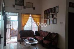 Rumah Asri di Taman Kopo Indah, Bandung, Luas 153m² LB 225m² Rumah Asri di Taman Kopo Indah, Bandung, Luas 153m² LB 225m²