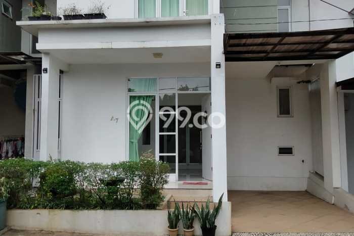 For Sale Rumah 3 Kamar Lokasi Strategis Nyaman dan Strategis di Cinere For Sale Rumah 3 Kamar Lokasi Strategis Nyaman dan Strategis di Cinere