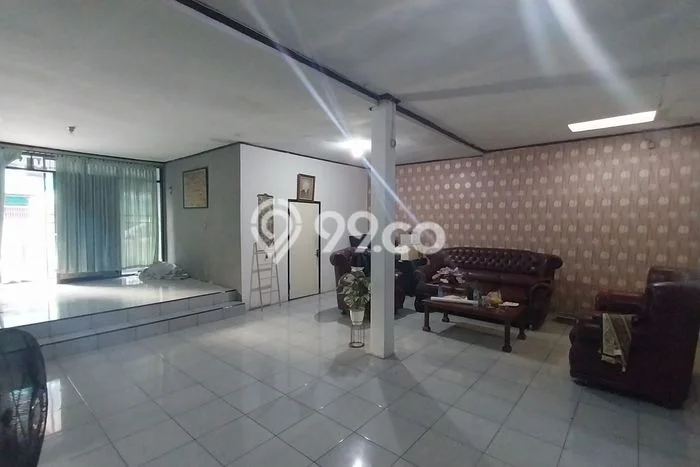 Untuk Dijual! Gudang di Tb Simatupang Jakarta Selatan LT 270m2 / LB 250m2 Kawasan Strategis Untuk Dijual! Gudang di Tb Simatupang Jakarta Selatan LT 270m2 / LB 250m2 Kawasan Strategis